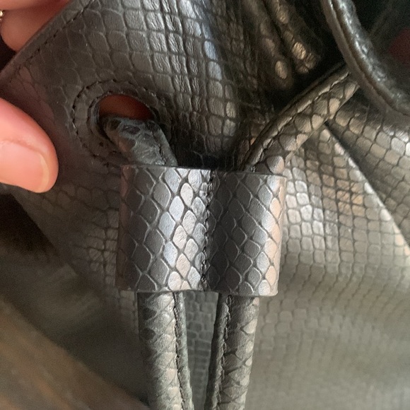 Elaine Turner black snake embossed hobo bag with tassels pre loved condition - Picture 8 of 12